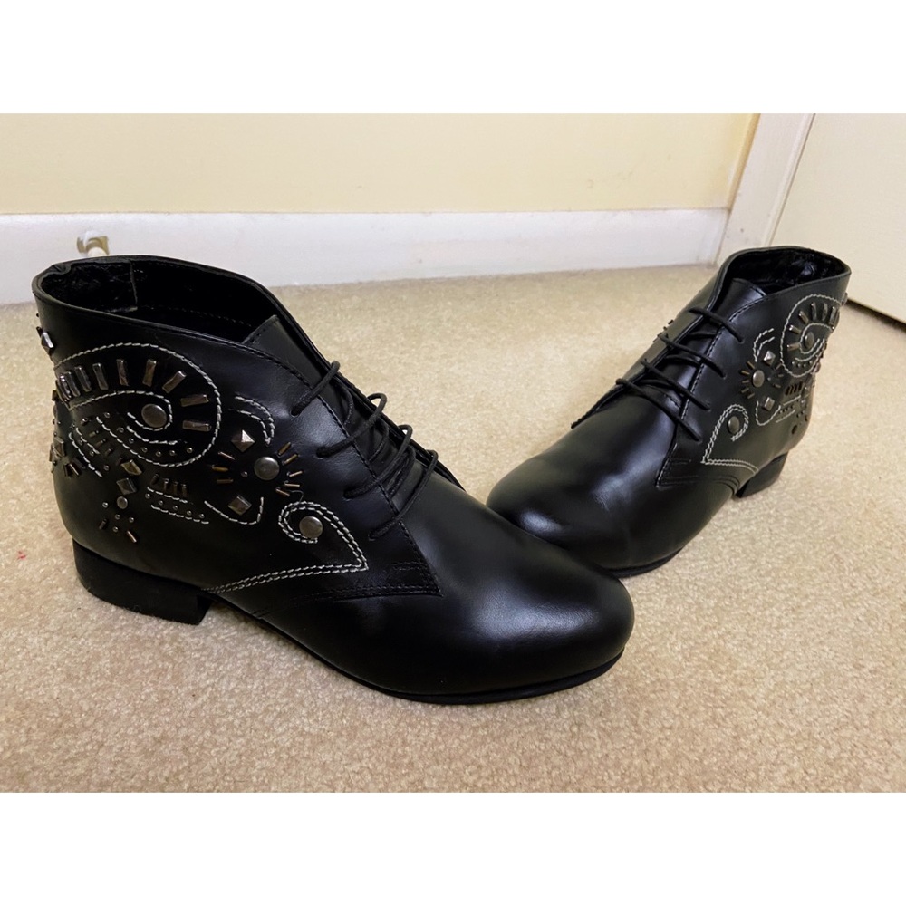 ASOS STUDDED BLACK BOOTS *NEW*